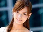 橋本涼　スレンダー美少女ＡＶ女優が出演作品を裸一貫で自ら営業（xvideos）